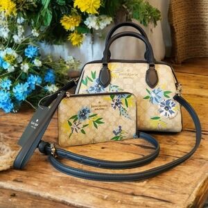 Kate Spade Floral Small Dolly Duffle And Wristlet Set. Brand New!!